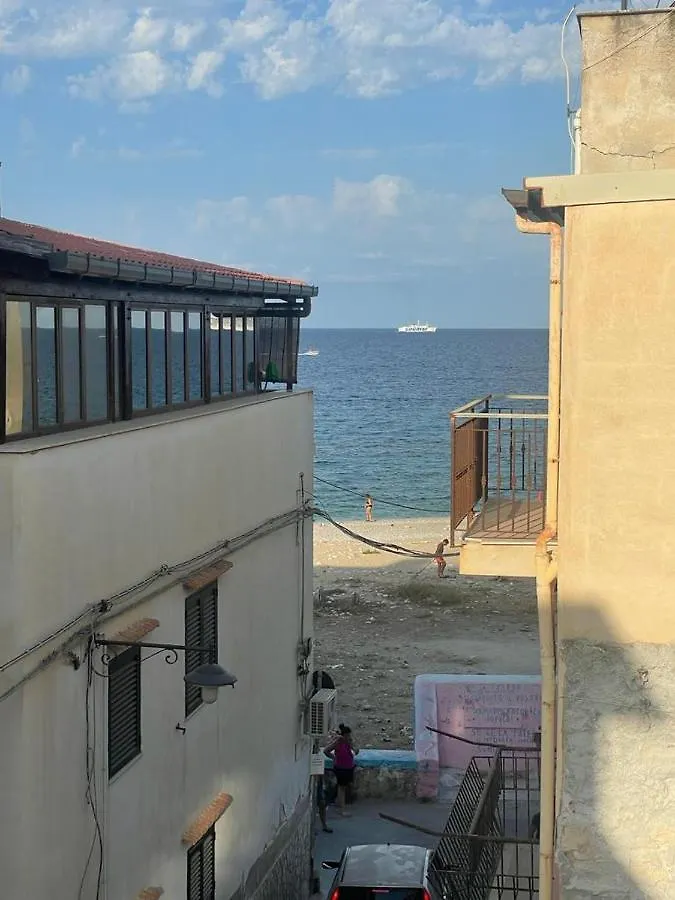 Fronte Mare Arenella Bed and Breakfast Palermo Bed & Breakfast