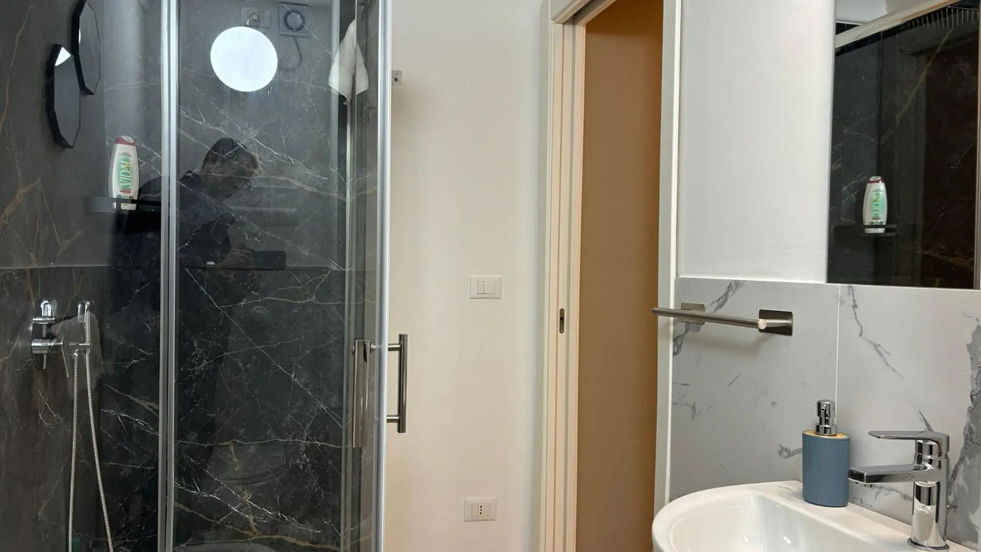 Fronte Mare Arenella Bed and Breakfast Palermo 0*,  Italia