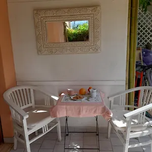  Bed & Breakfast Via Buonarroti Italia